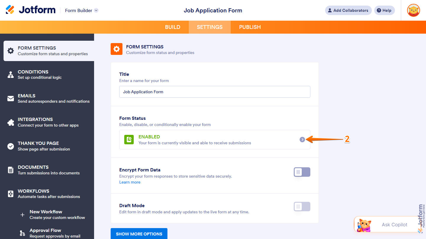Jotform Form Settings tab showing the Form Status section with the Forward Arrow icon for opening the form status settings