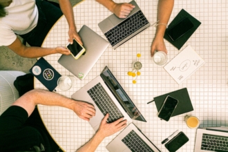 B2B SaaS marketing tips for growth & customer retention