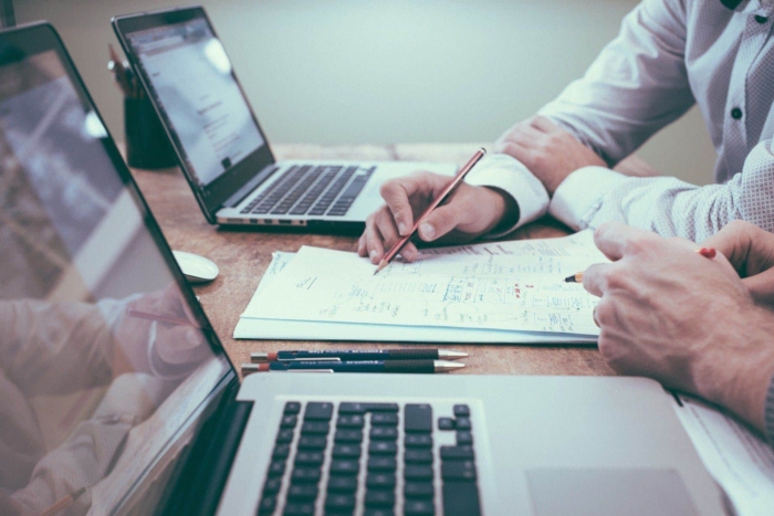How to track business expenses