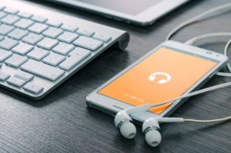 6 productivity podcast suggestions from the Jotform marketing team
