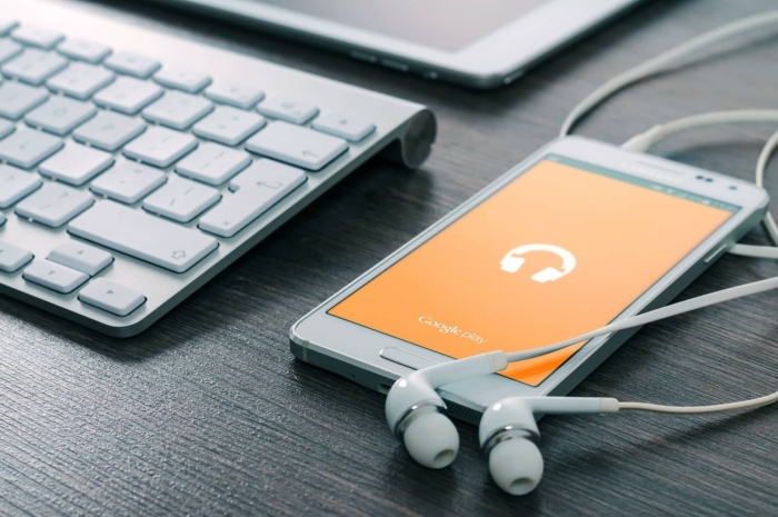 6 productivity podcast suggestions from the Jotform marketing team