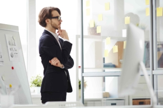 Manage your online business with an e-commerce workflow