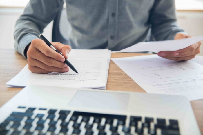 Enterprise content management vs document management