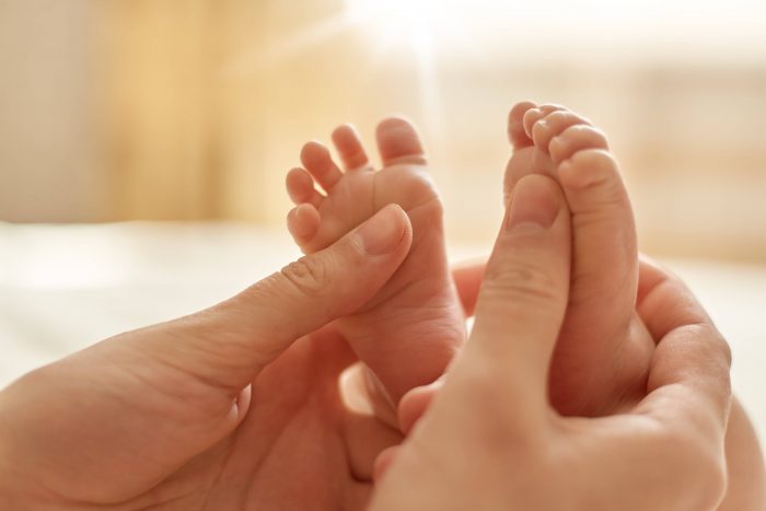 How to organize baby massage sessions and classes