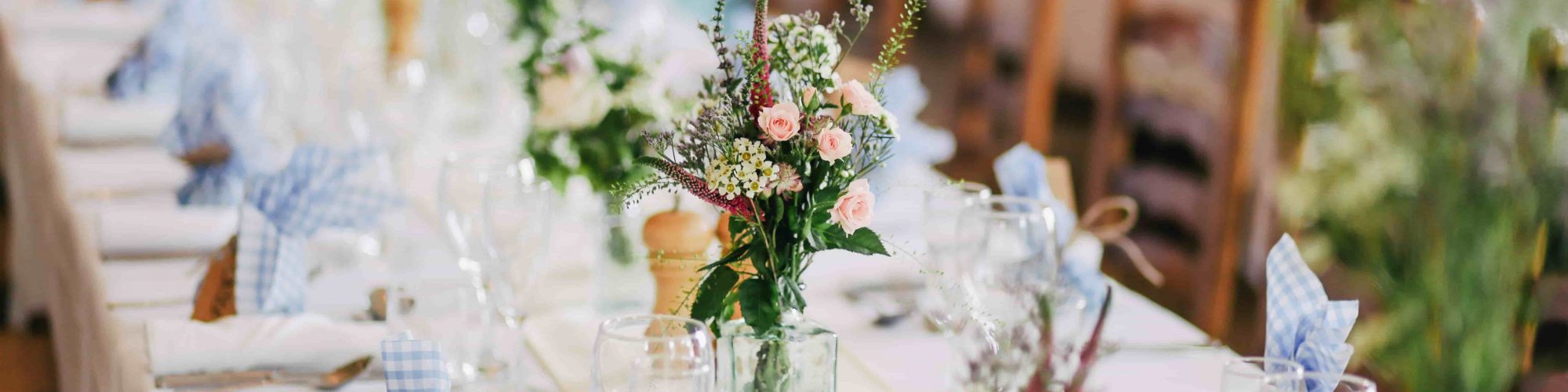 How to become a wedding planner