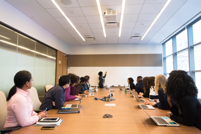 Shopify lead generation: 5 ways to attract new customers