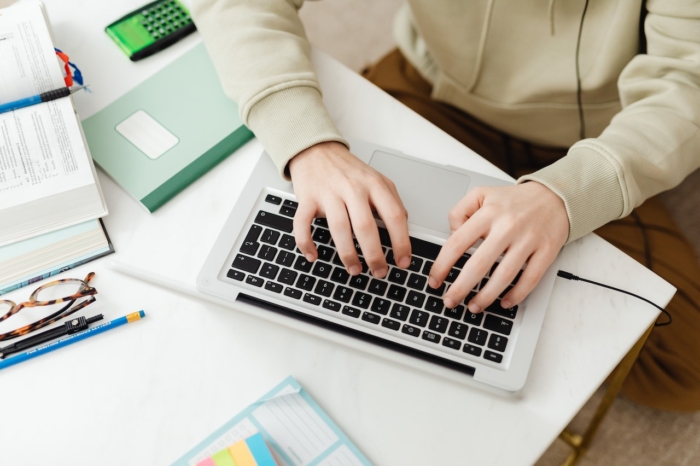 How to ask someone to take a survey via email (with examples)