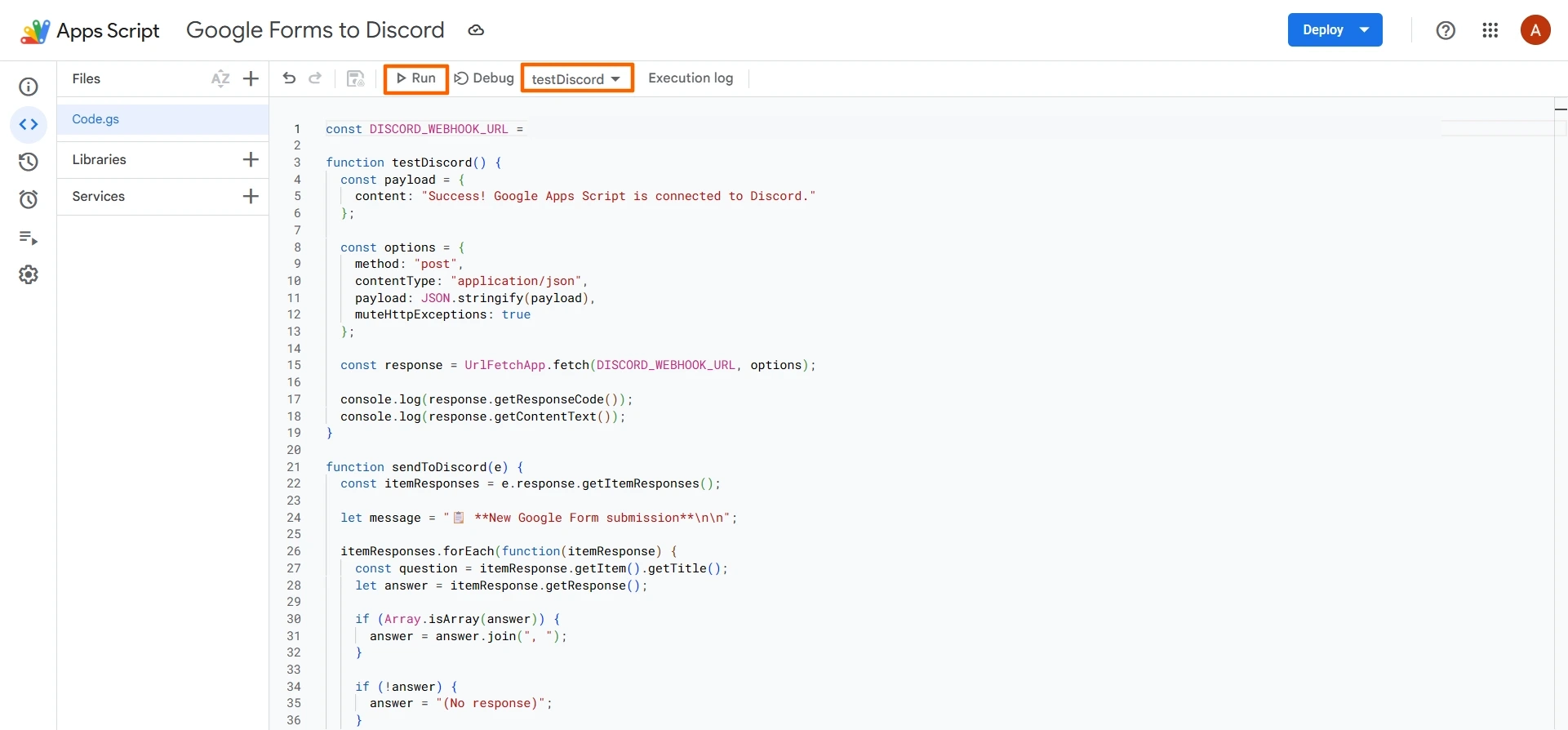Apps Script interface with the "Run" and "testDiscord" buttons highlighted