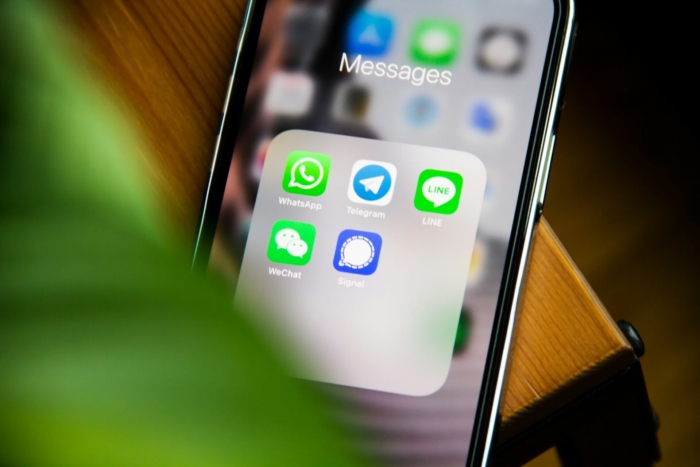 Wie erstellt man eine Umfrage in WhatsApp?