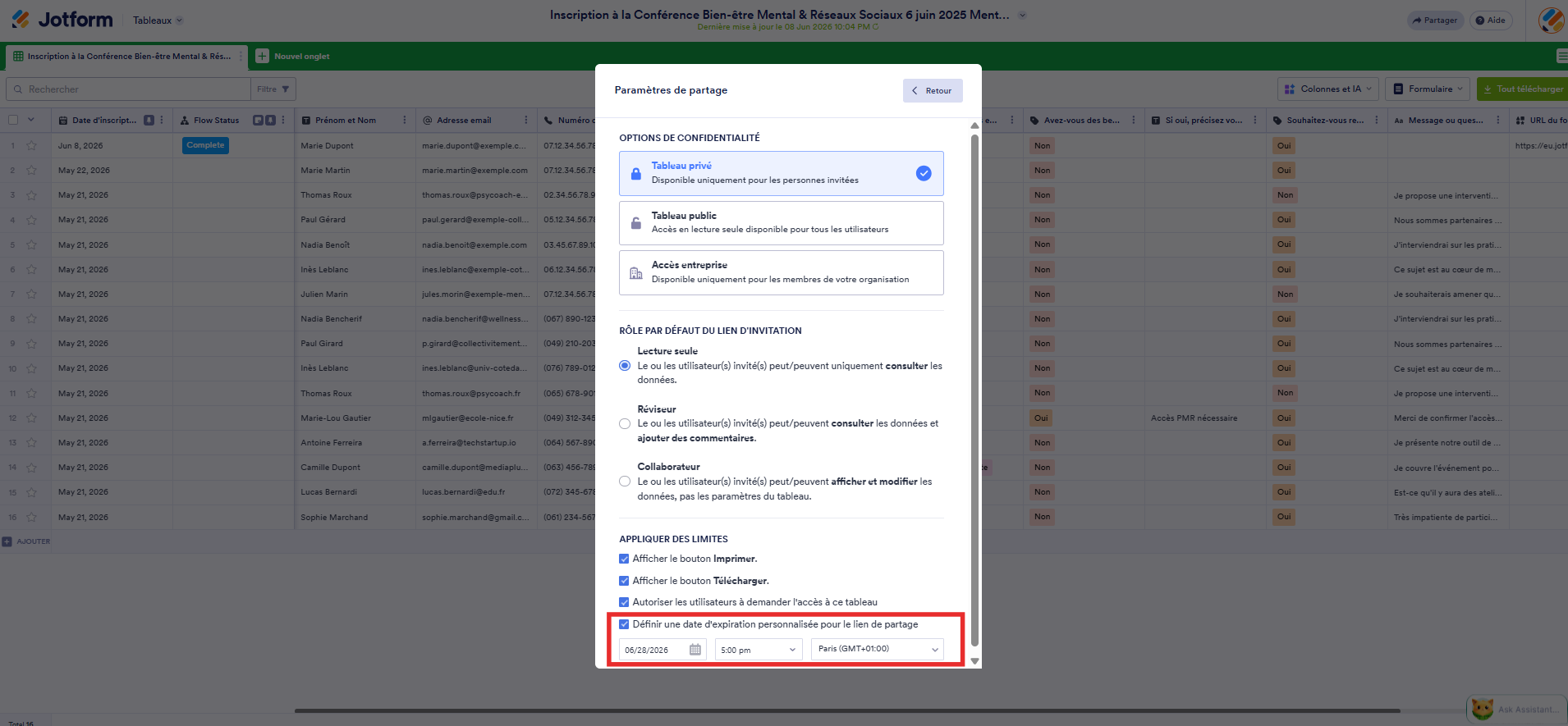 Capture d'écran d'un tableau Jotform avec un encadré autour de l'option Définir une date d'expiration personnalisée pour le lien de partage et le calendrier pour sélectionner la date, l'heure et le fuseau horaire