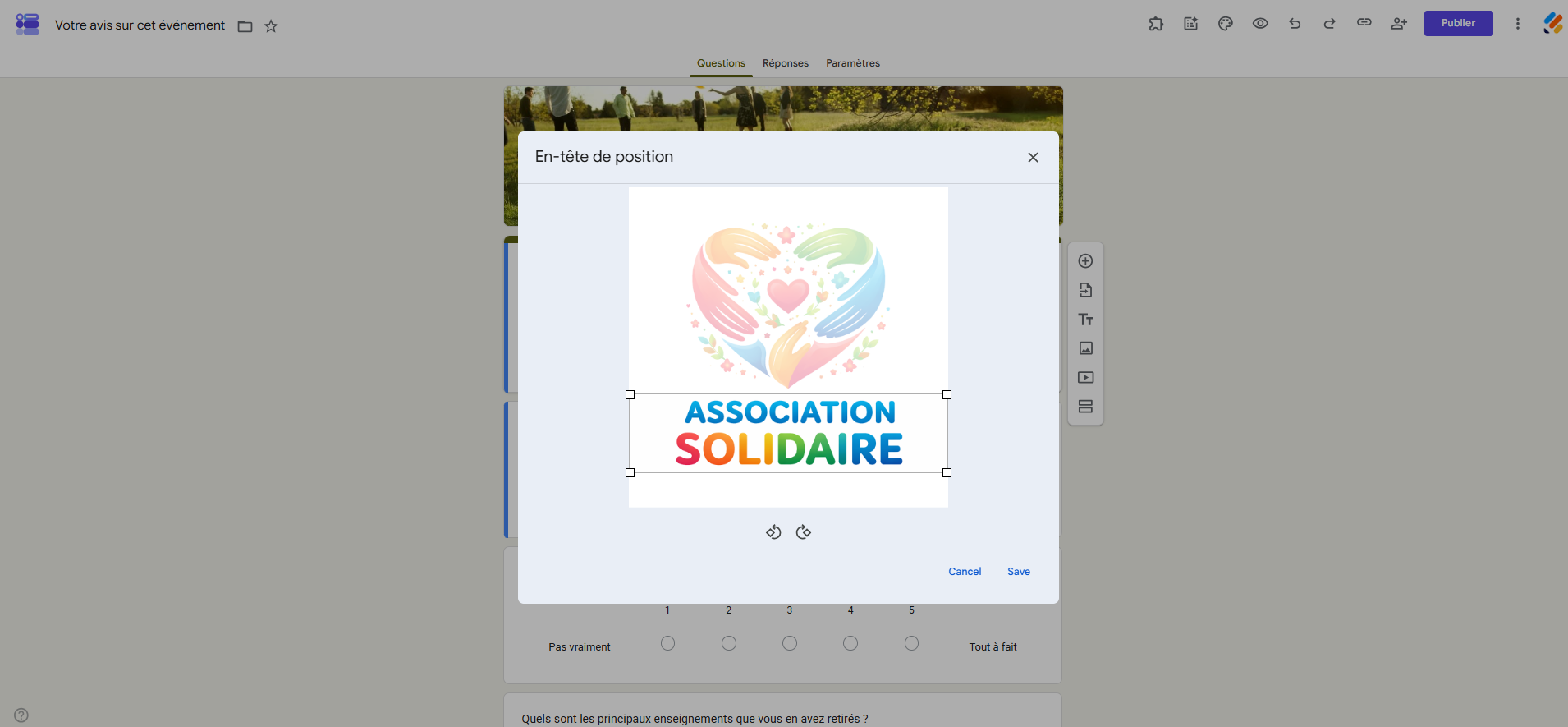 Capture d'écran d'une image importée pour l'en-tête dans Google Forms avec les limites du recadrage