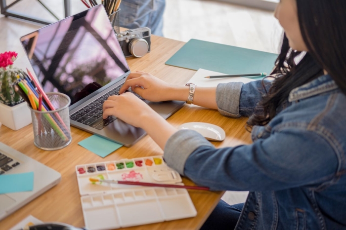 Zoho vs Salesforce: Features, pricing, pros, and cons