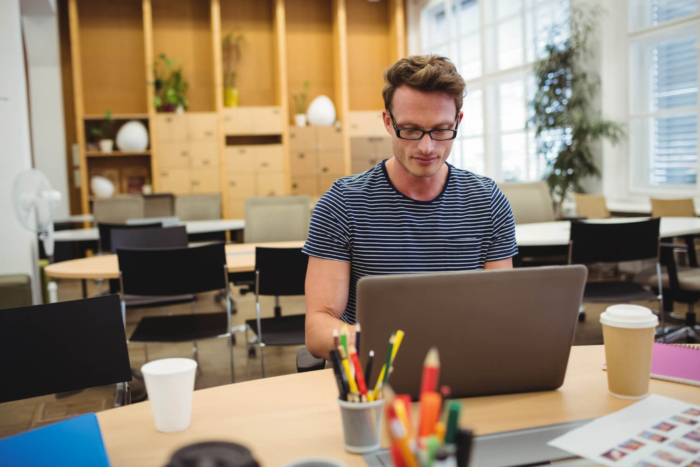 Machine learning vs AI: Key differences and practical applications