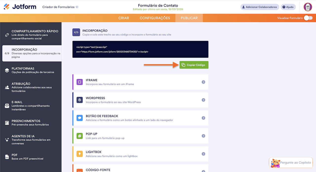 Página "Publicar" do Jotform, com a opção "Incorporação" selecionada e o botão "Copiar Código" destacado
