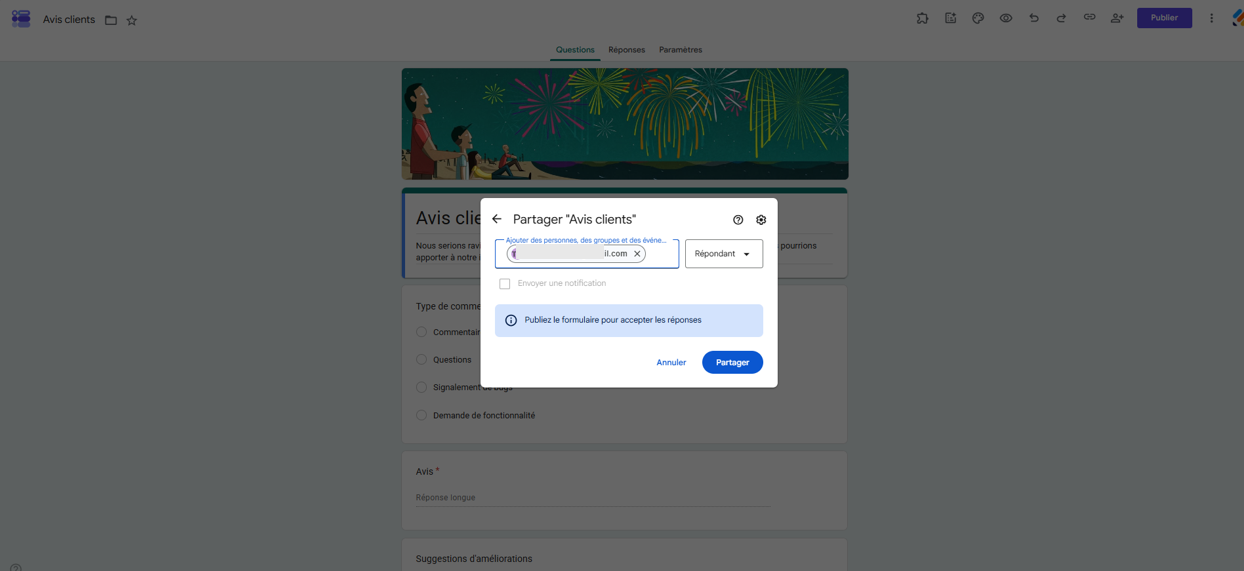 Capture d'écran de la fenêtre Partager Avis clients avec l'ajout d'une adresse email et la case Envoyer une notification cochée dans Google Forms