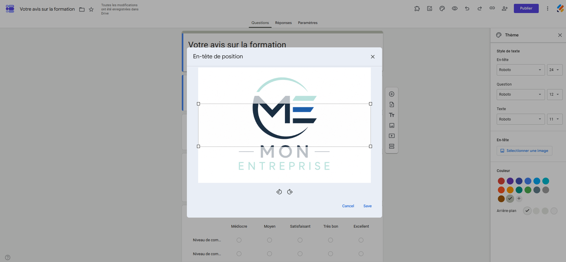 Capture d'écran d'un formulaire dans Google Forms avec la fenêtre de recadrage En-tête de position
