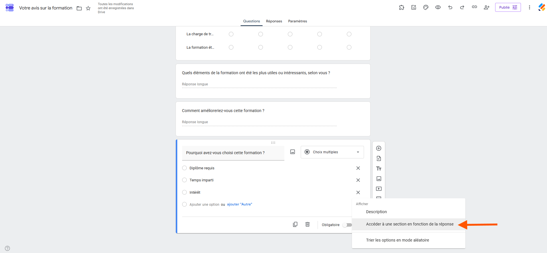 Capture d'écran d'un formulaire dans Google Forms avec une question Choix multiples et le menu des trois points ouvert, avec Accéder à une section en fonction de la réponse sélectionné