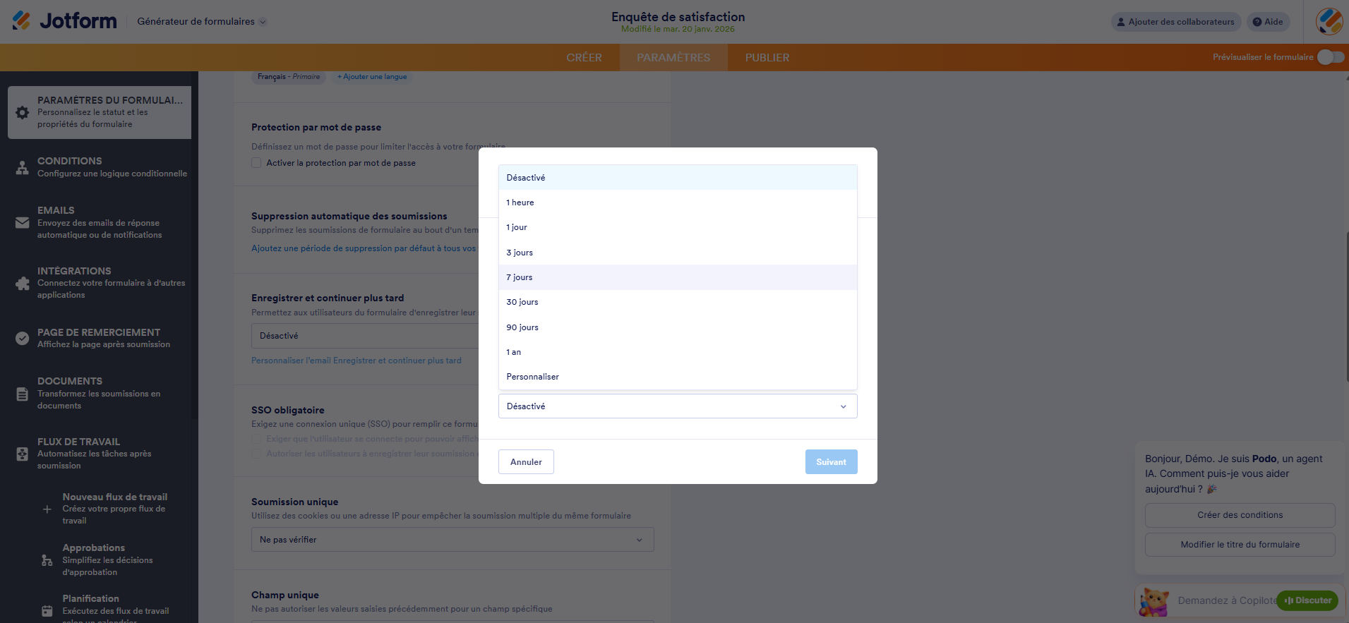 Capture d'écran de la page de l'onglet Paramètres d'un formulaire Jotform avec la fenêtre de choix d'une période de suppression automatique des soumissions
