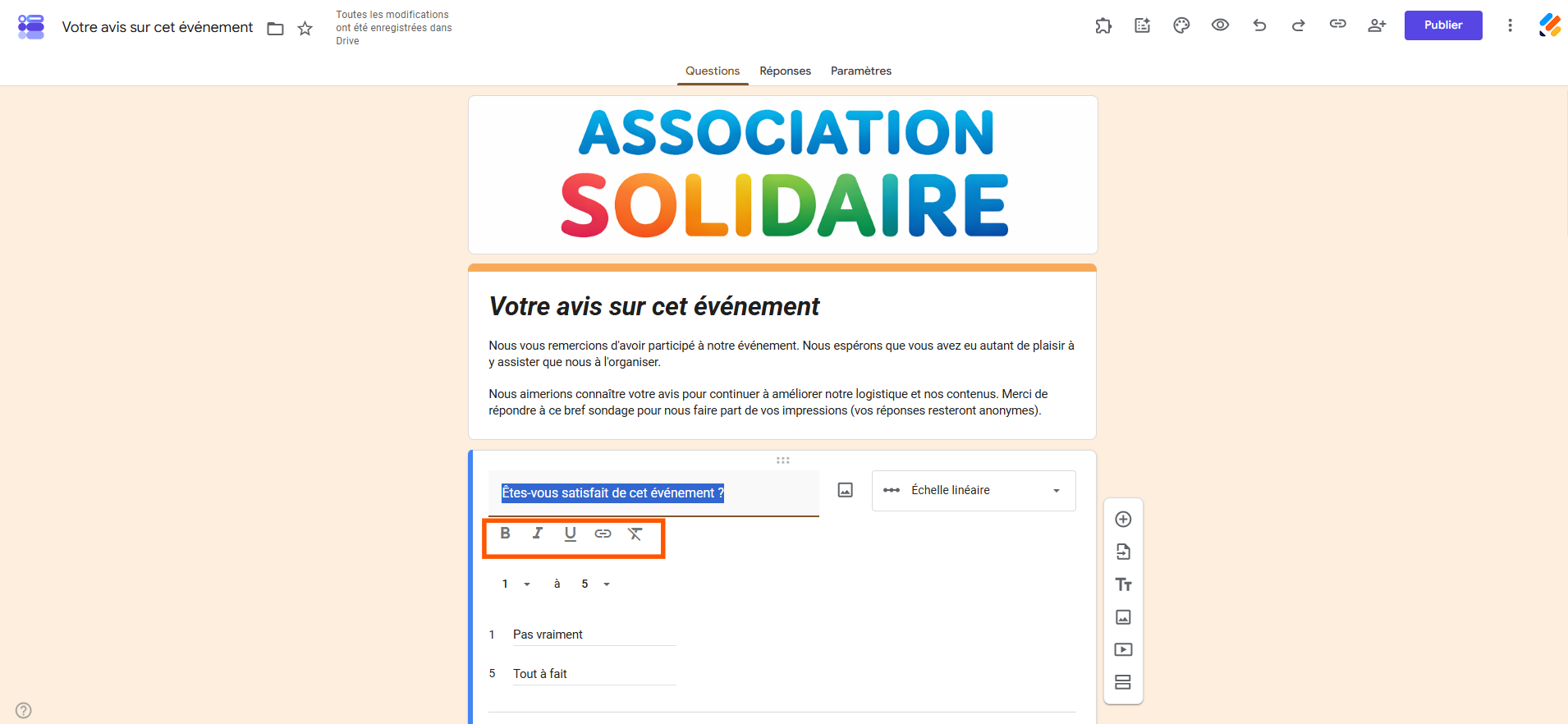 Capture d'écran d'un formulaire Google Forms avec un encadré autour des options de mise en forme du texte dans la première question