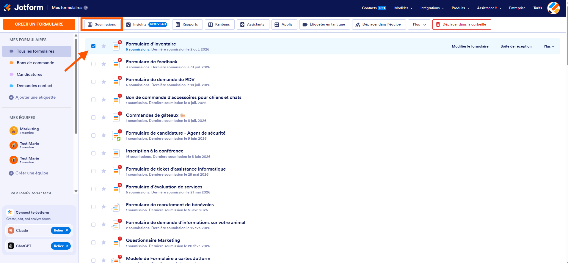 Capture d'écran de la liste des formulaires dans Mes Formulaires dans Jotform avec une flèche vers Soumissions