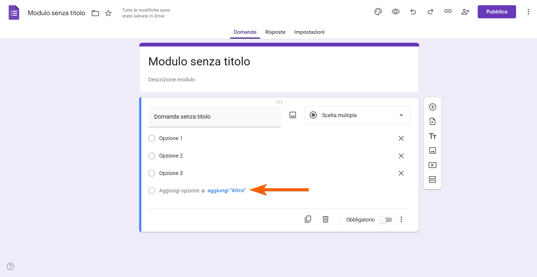 Screenshot del modulo Google con una freccia che indica all'opzione di risposta Aggiungi opzione o Aggiungi "Altro" della domanda a Scelta multipla