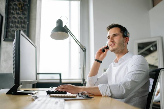 How to use WhatsApp for customer service: A complete guide