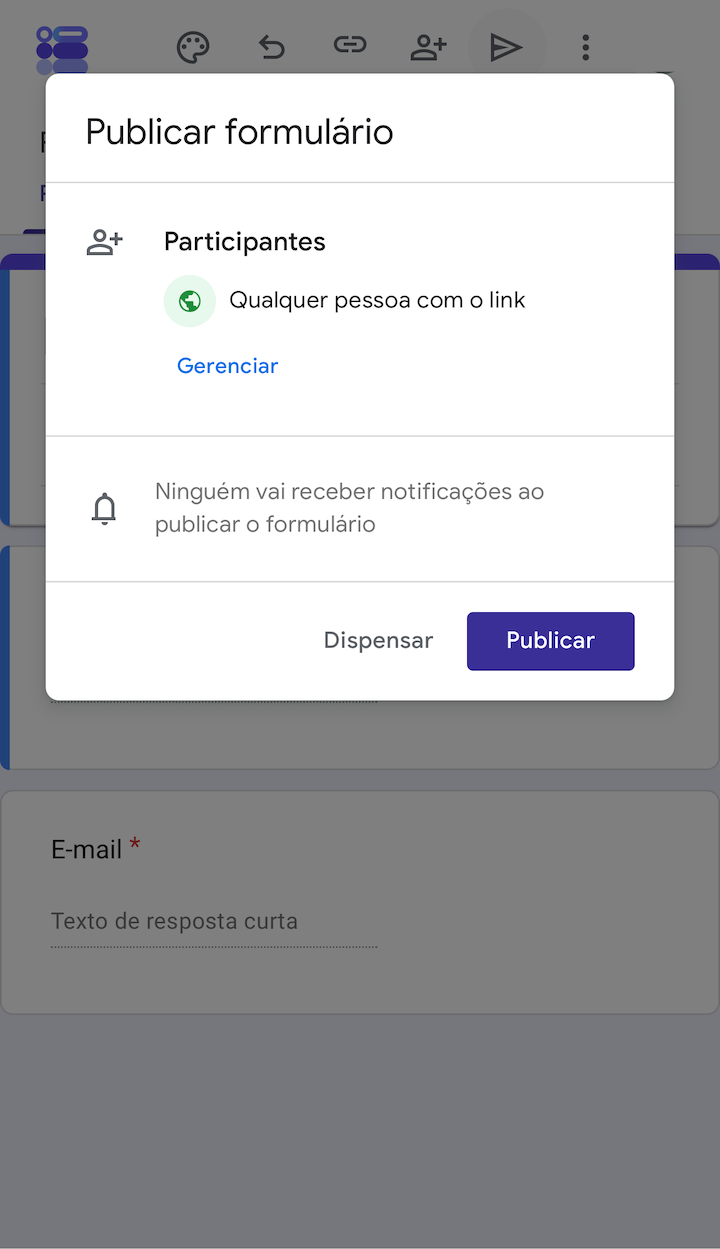 Formulário do Google sendo editado em um iPhone