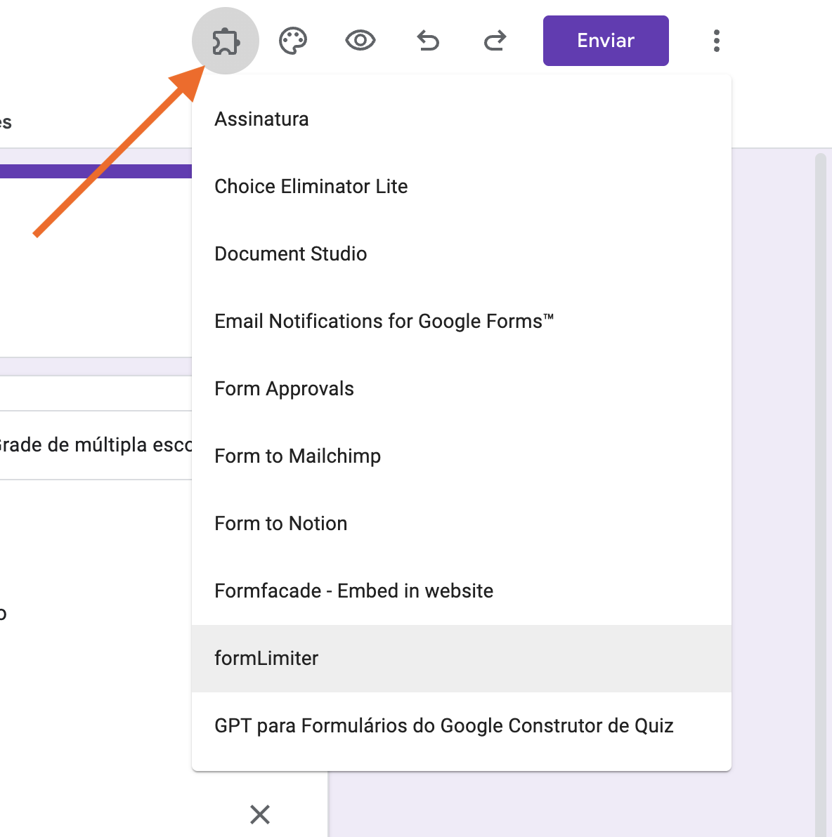 Clicando no ícone de peça de quebra-cabeça no Formulários Google