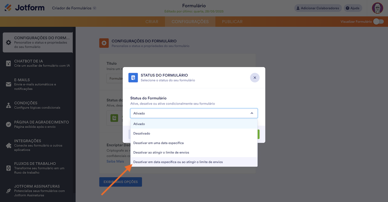 Selecionando Desativar em data específica ou ao atingir o limite de envios em Configurações do Formulário no Criador de Formulários Jotform