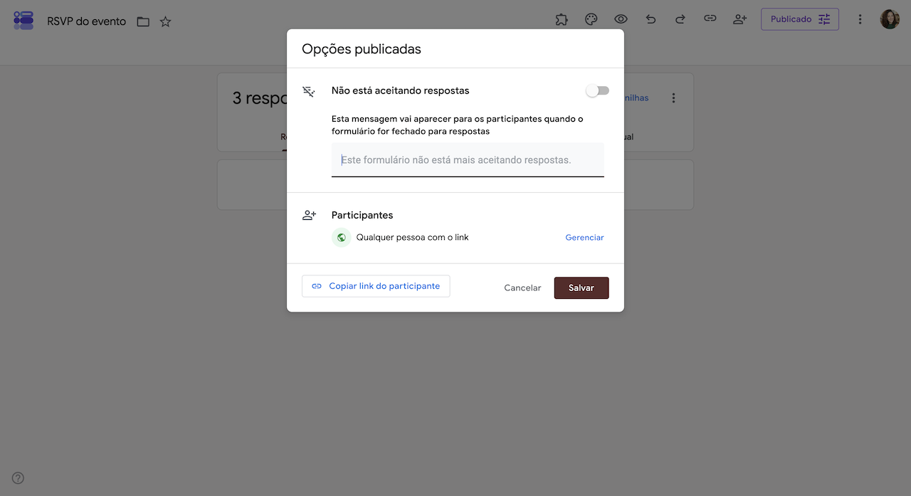 Janela "Opções publicadas" do Formulários Google exibindo o campo para editar a mensagem mostrada aos participantes quando o formulário não aceita mais respostas