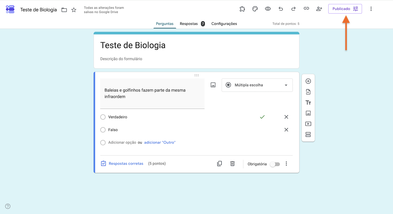 Formulário do Google no modo de edição, com uma questão de múltipla escolha configurada como pergunta de teste e a opção "Publicado" destacada no canto superior direito