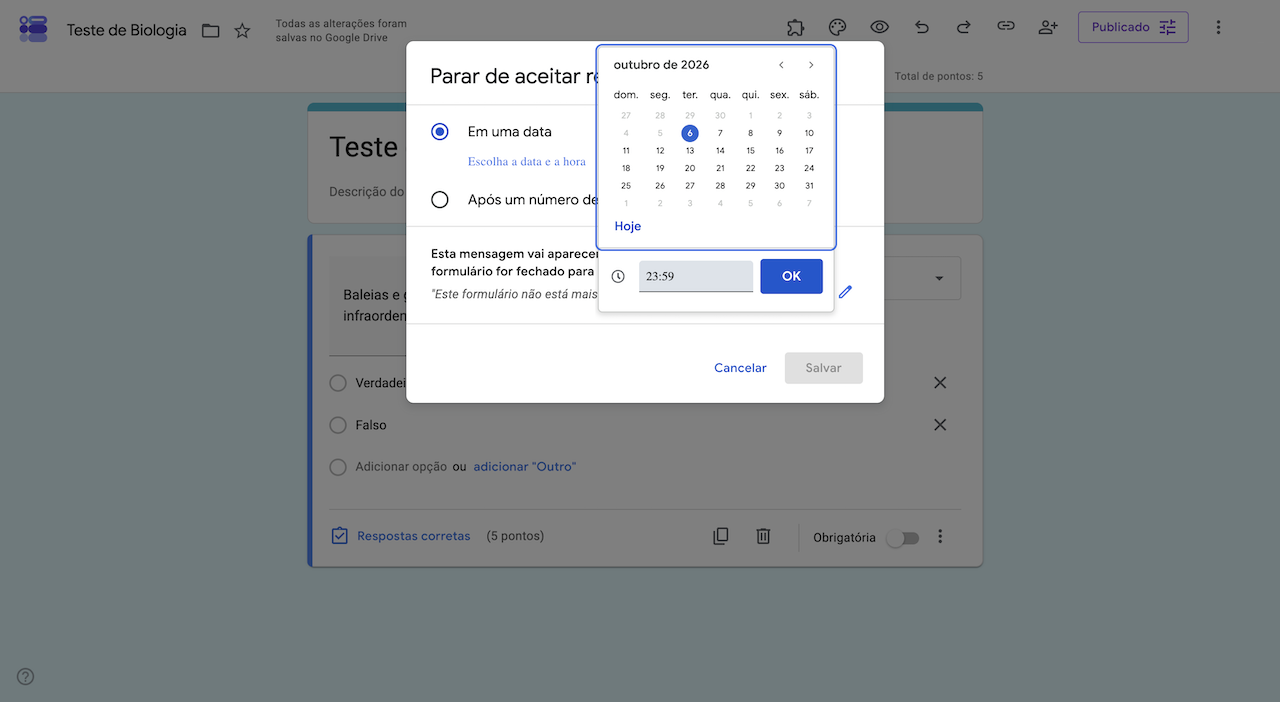 Seletor de data e hora do Formulários Google, exibindo o calendário de outubro de 2026 e o campo de horário definido para 23:59