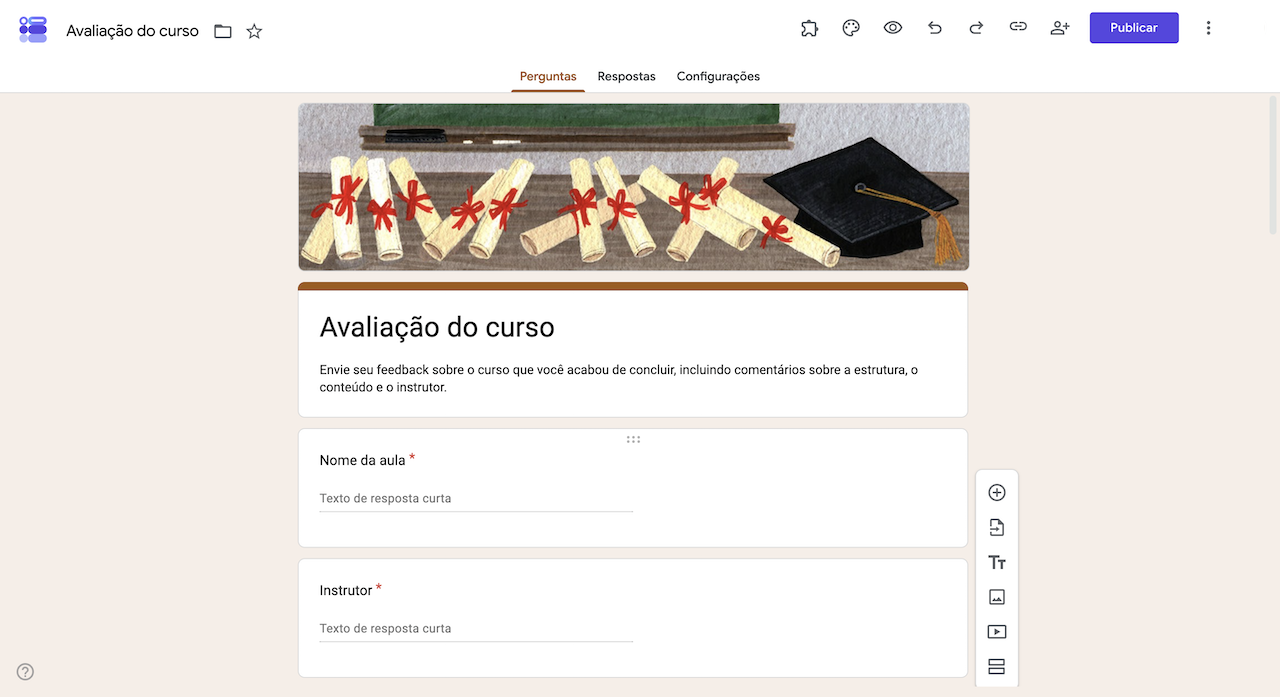 Avaliação do curso no Formulários Google, com campos para identificar a aula e o instrutor e coletar feedback sobre o curso
