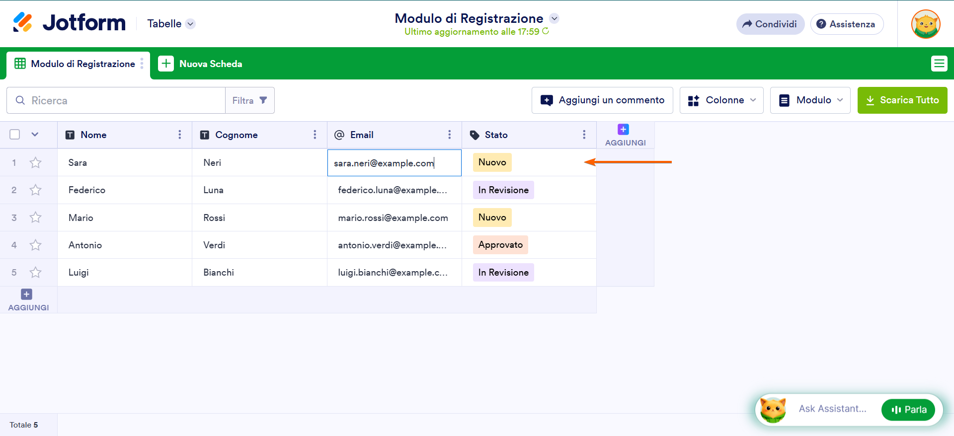 Screenshot di un foglio di calcolo di tabelle Jotform con una freccia che punta a una risposta