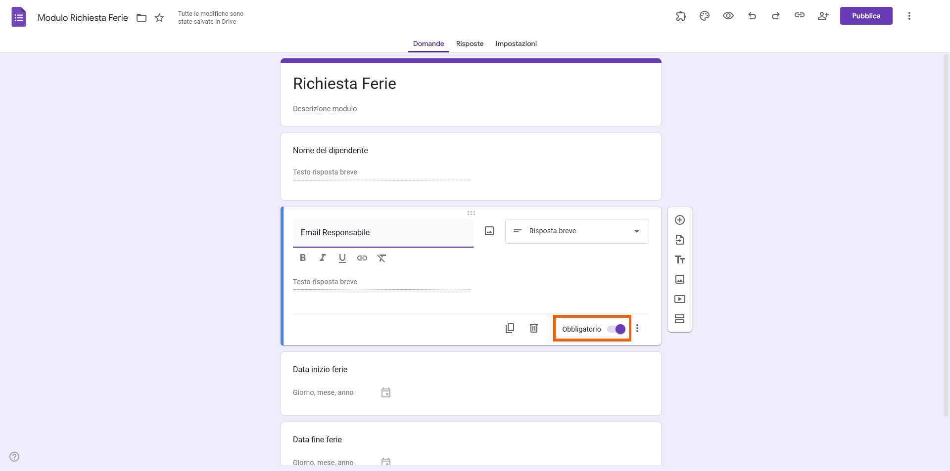 Uno screenshot di un modulo di richiesta ferie su Google Form, con campi per il nome del dipendente, le date richieste, e un campo per l'email del responsabile reso obbligatorio