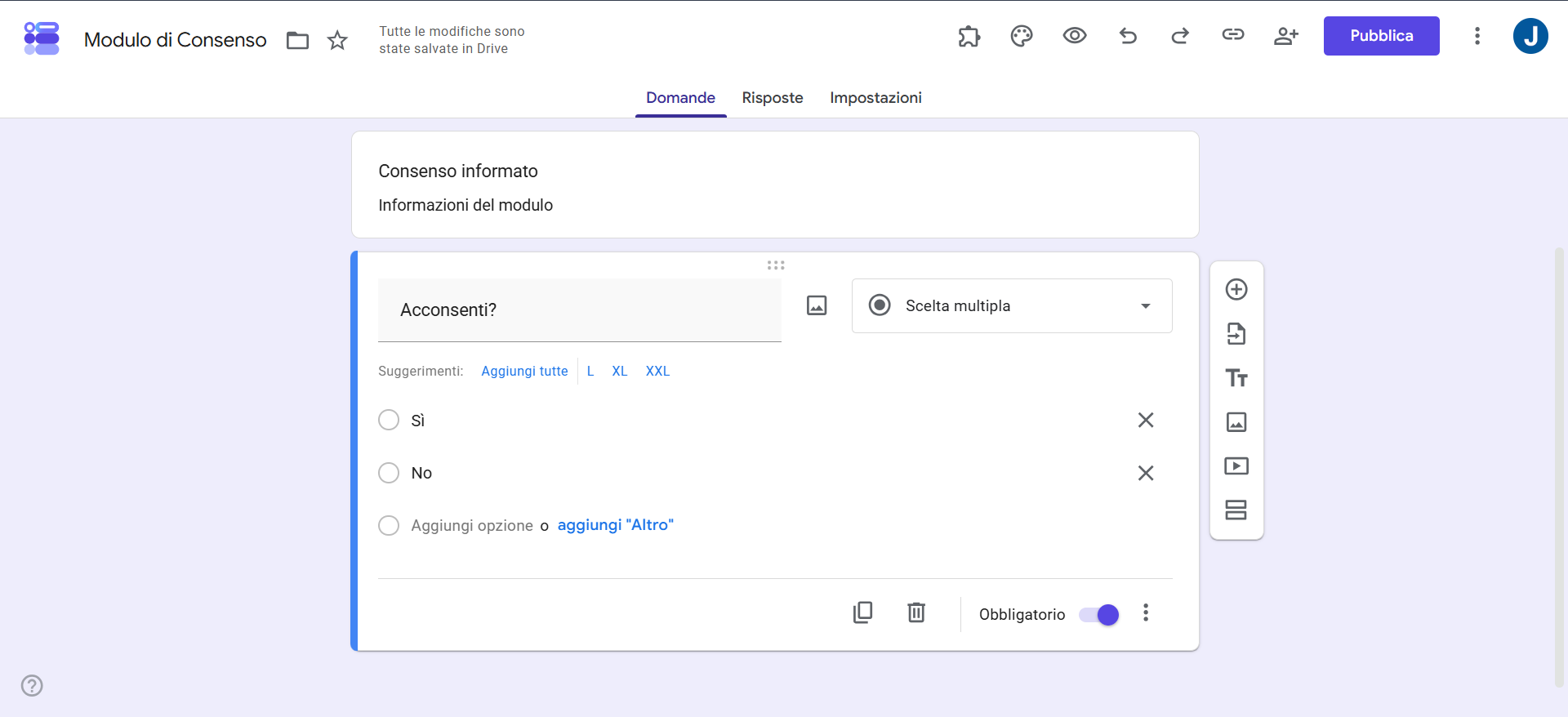 Screenshot della sezione della casella di testo del modulo Google intitolata 'Consenso informato' con 'Dettagli del tuo modulo' nella sezione descrizione posizionata sopra una casella delle domande