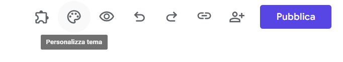 Screenshot del menu superiore di un modulo Google, con il pulsante “Personalizza tema” evidenziato