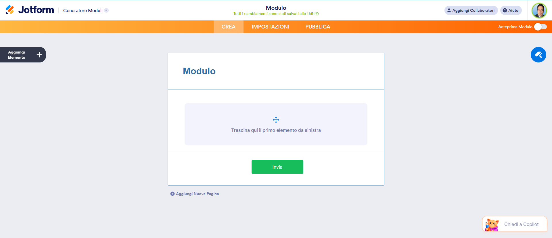 Interfaccia vuota del generatore di moduli di Jotform, con il pulsante verde "Invia"