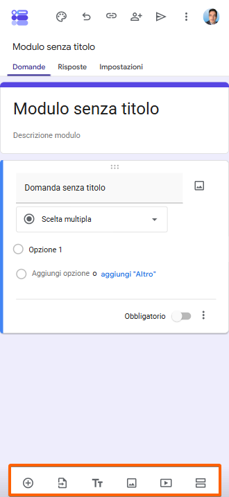 Moduli Google su iPhone evidenziando le impostazioni delle domande in fondo alla pagina