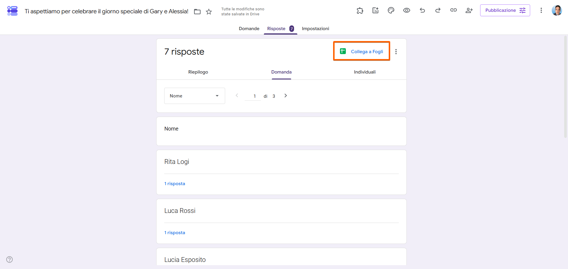 Screenshot di un modulo RSVP in Moduli Google, con una casella attorno alla selezione 'Collega a Fogli