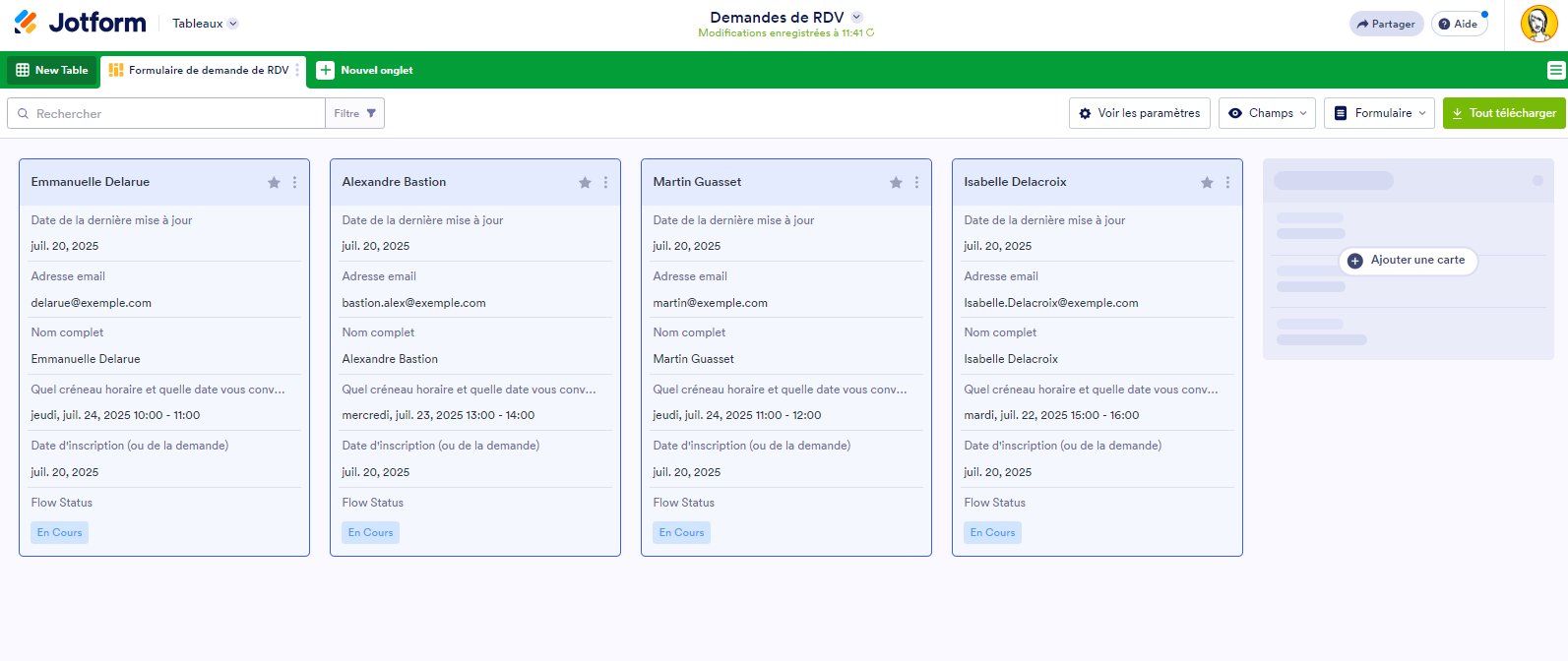 Capture d'écran d'un tableau Vue en cartes dans les Tableaux Jotform