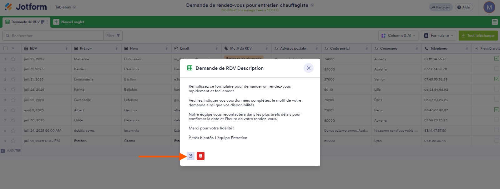 Capture d'écran de la fenêtre contextuelle qui s'affiche lorsqu'on clique sur l'icône de note de l'onglet avec une flèche pointant sur l'icône de modification dans les Tableaux Jotform