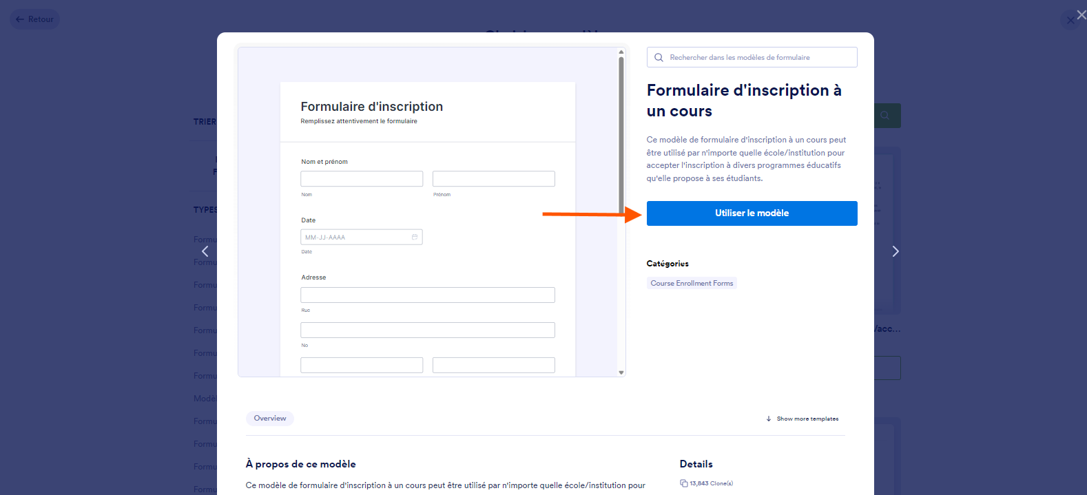 Capture d'écran de l'aperçu du modèle Formulaire d'inscription à un cours avec une flèche pointant vers le bouton Utiliser le modèle 