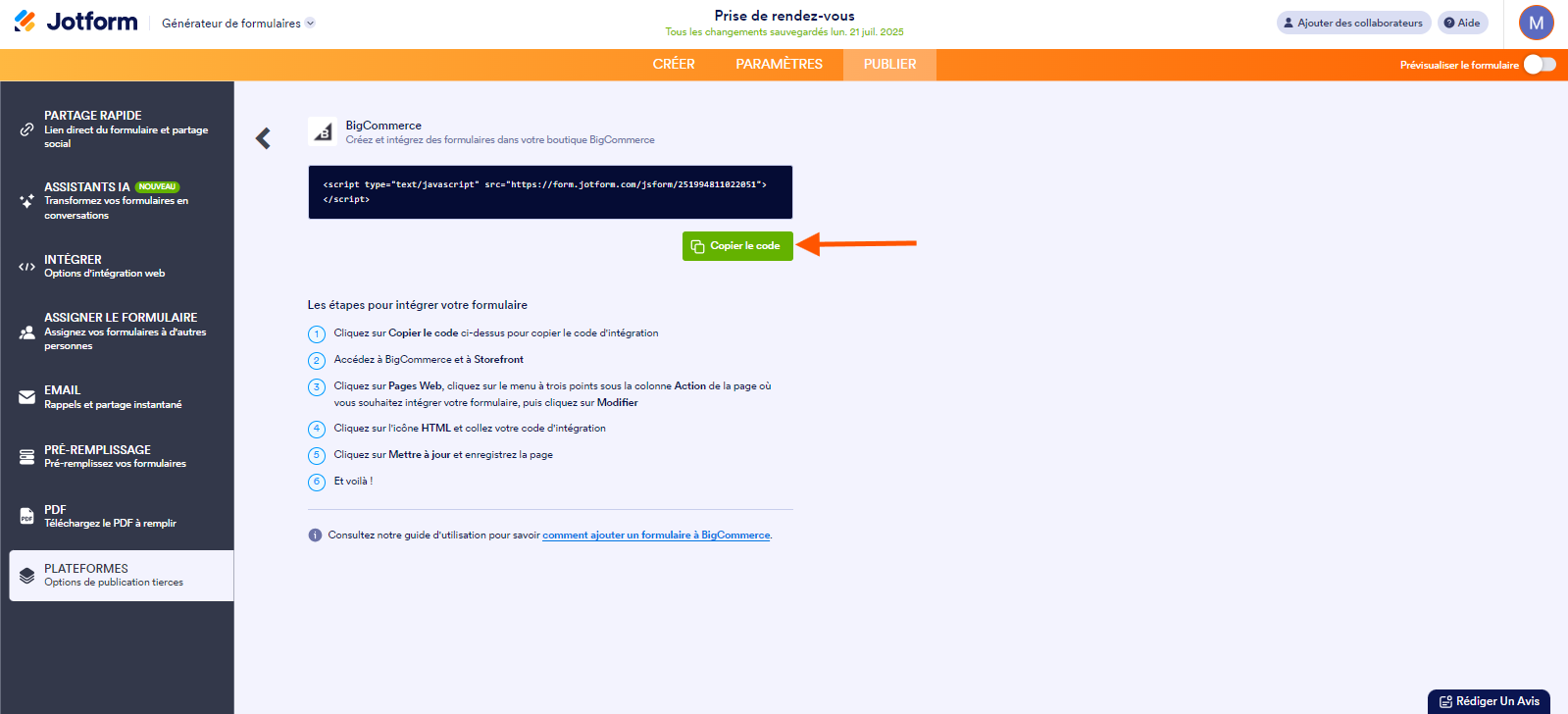Capture d'écran du lien d'intégration généré pour BigCommerce avec une flèche pointant vers le bouton Copier le lien dans le Générateur de formulaires Jotform