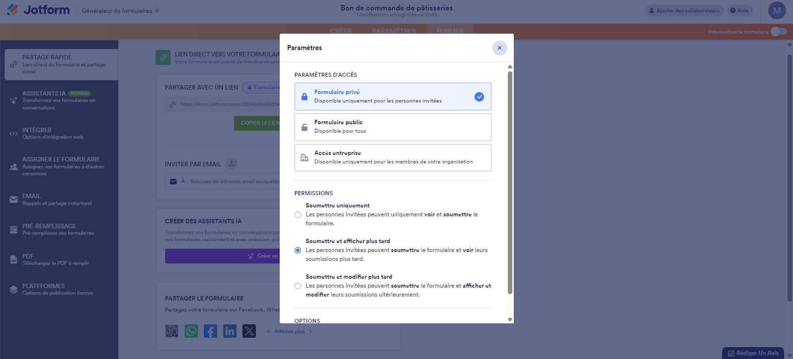 Capture d'écran d'un formulaire avec l'option Formulaire Privé sélectionnée dans la fenêtre modale des paramètres Partager avec un lien dans le Générateur de formulaires Jotform