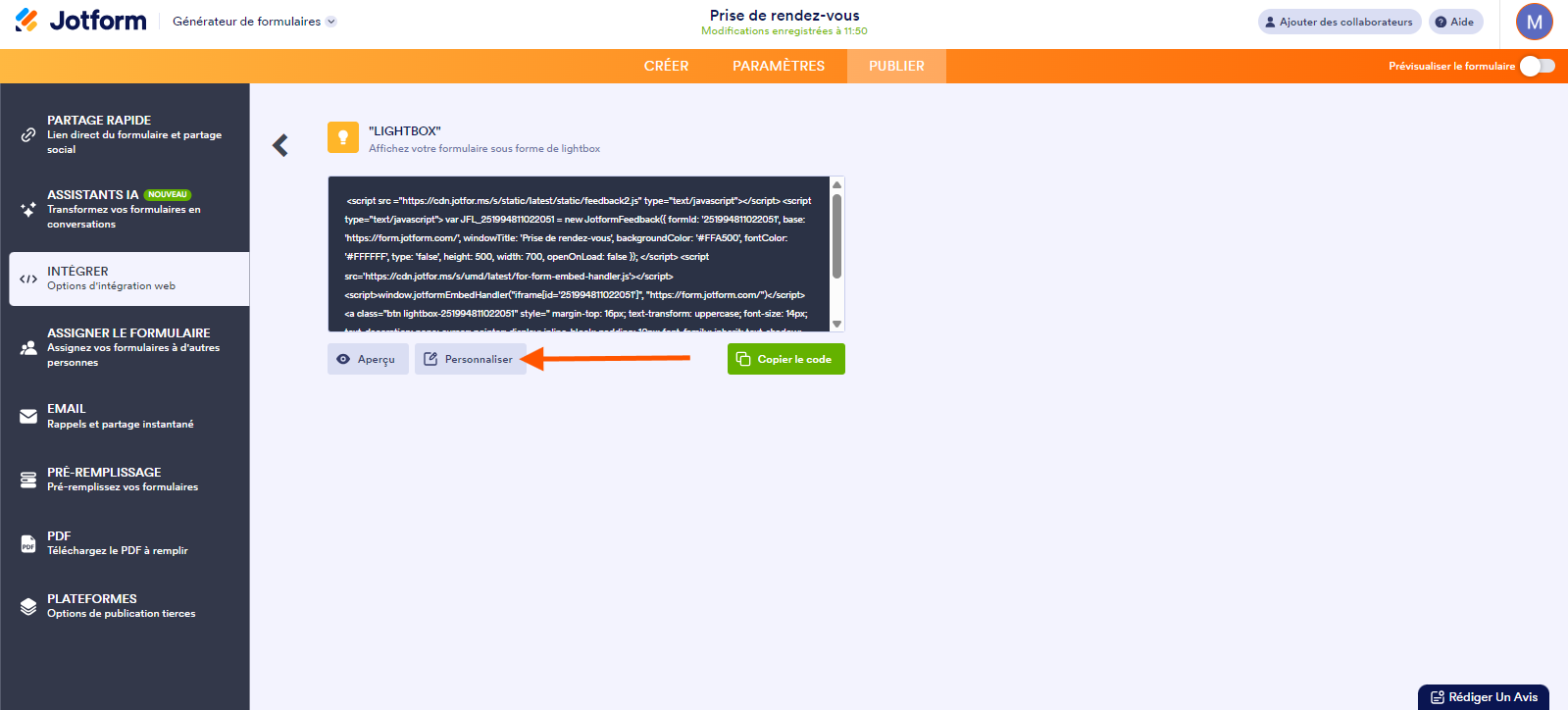Capture d'écran de l'option d'intégration Lightbox avec une flèche pointant vers le bouton Personnaliser dans le Générateur de formulaires Jotform