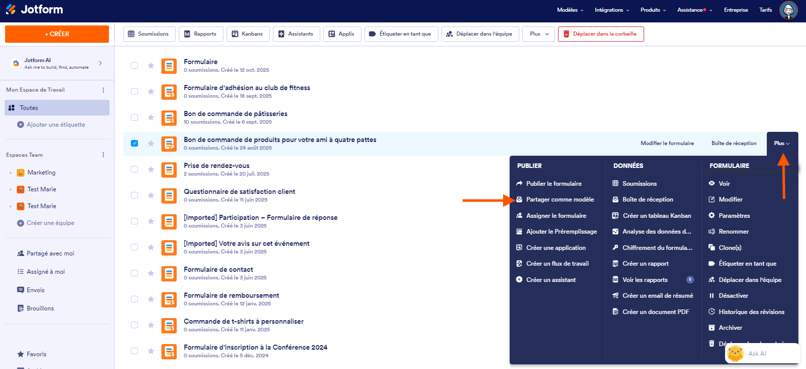 Capture d'écran de la page Mon Espace de Travails dans Jotform avec un formulaire sélectionné, une flèche pointant vers le bouton Plus à droite et une autre pointant vers l'option Partager comme modèle