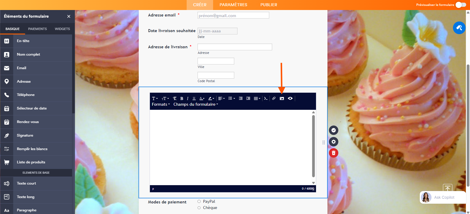 Capture d'écran de l'éditeur de texte avec une flèche pointant vers l'icône Insérer une image dans le Générateur de formulaires Jotform