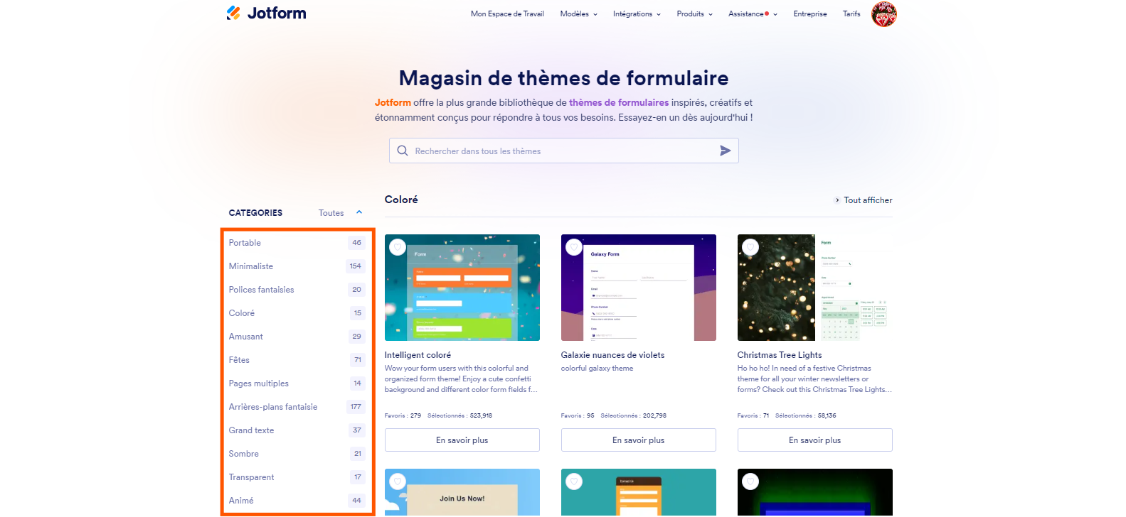 Capture d'écran de la page d'accueil du Magasin de thèmes de formulaire Jotform avec un encadré autour des catégories à gauche