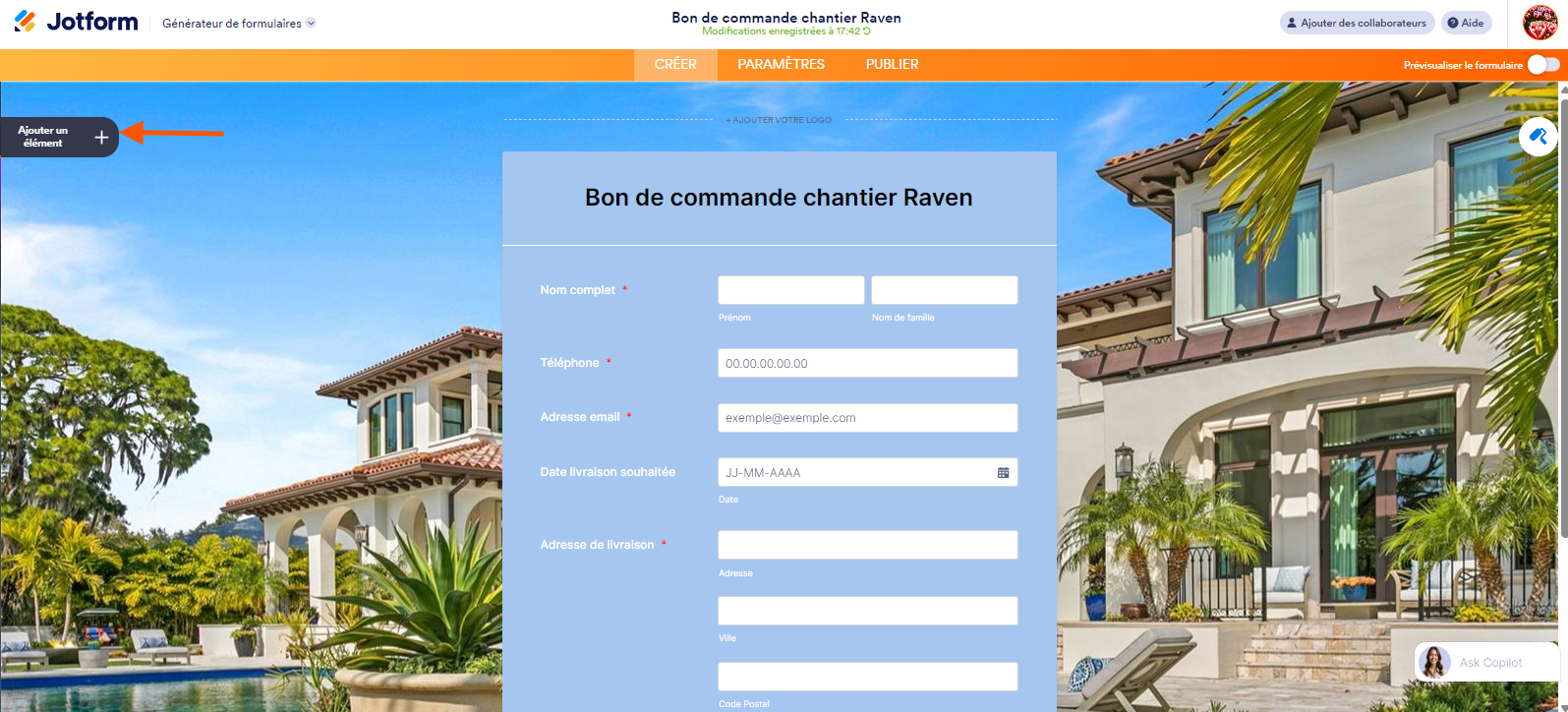 Capture d'écran d'un formulaire dans le Générateur de formulaires Jotform avec une flèche pointant vers le bouton Ajouter un élément à gauche